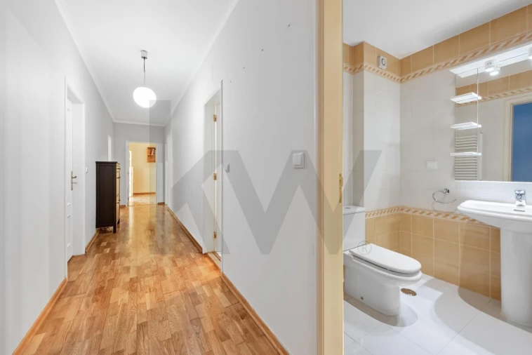 Apartamento T4 para Venda em Agualva e Mira-Sintra Foto 10
