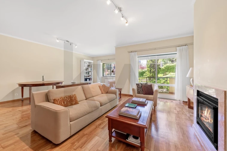 Apartamento T4 para Venda em Agualva e Mira-Sintra Foto 3