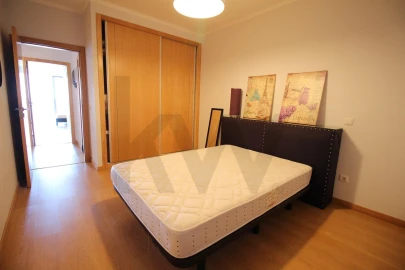 Apartamento T2 para Arrendamento em Caniço