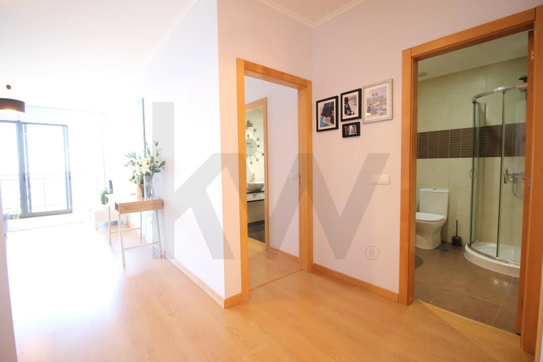 Apartamento T2 para Arrendamento em Caniço Foto 6