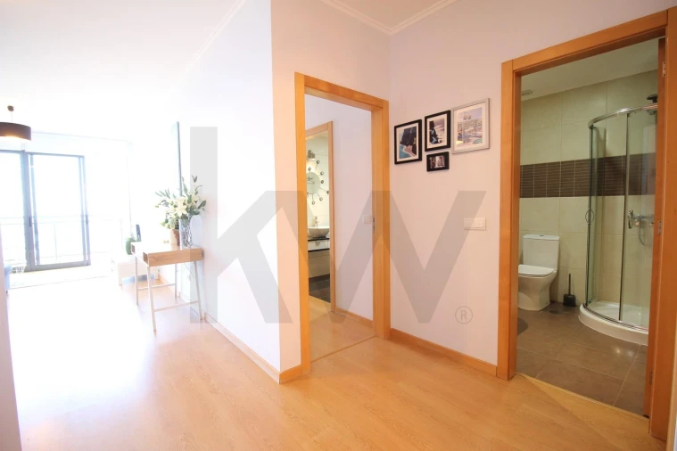 Apartamento T2 para Arrendamento em Caniço Foto 6