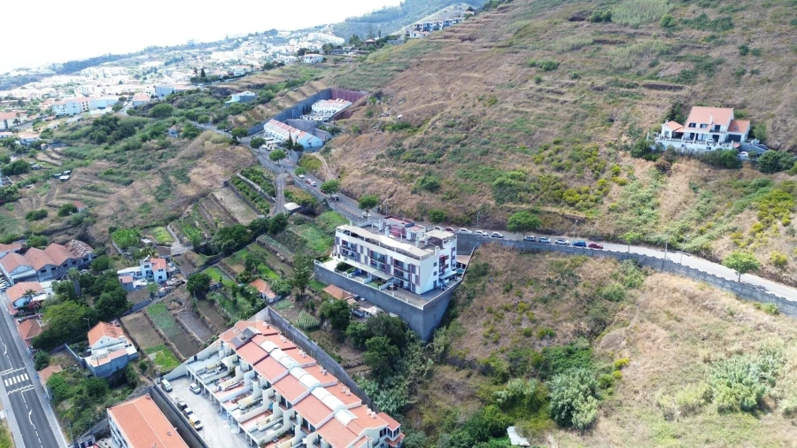 Apartamento T2 para Arrendamento em Caniço Foto 9