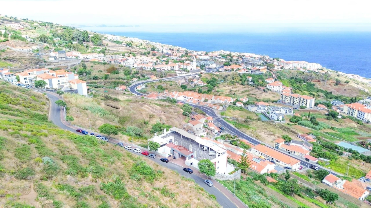 Apartamento T2 para Arrendamento em Caniço Foto 4