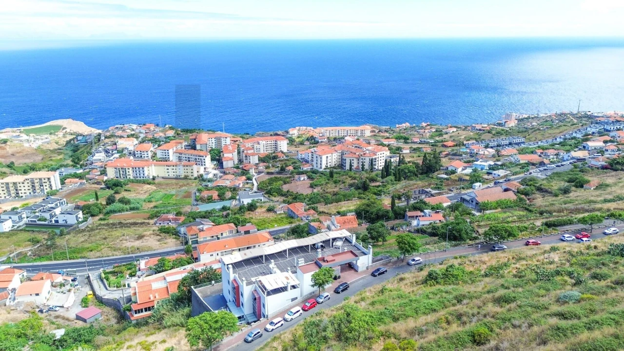 Apartamento T2 para Arrendamento em Caniço Foto 7