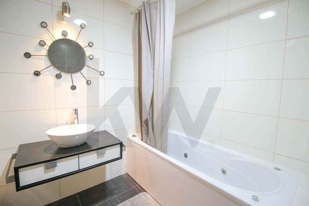 Apartamento T2 para Arrendamento em Caniço Foto 18