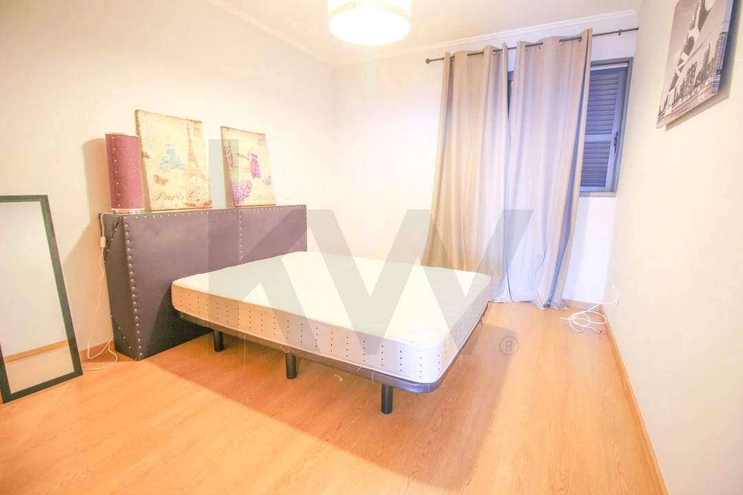 Apartamento T2 para Arrendamento em Caniço Foto 12