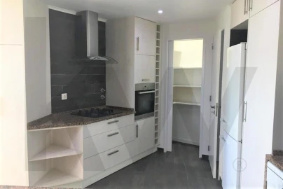 Apartamento T4 para Arrendamento em Cascais e Estoril