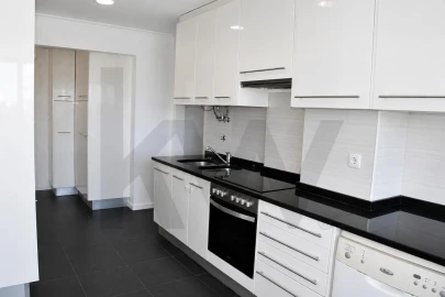 Apartamento T4 para Arrendamento em Lumiar