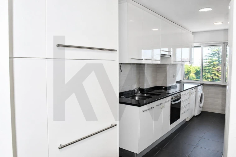 Apartamento T4 para Arrendamento em Lumiar Foto 7