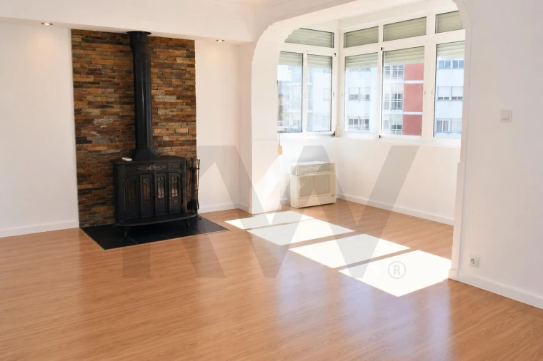 Apartamento T4 para Arrendamento em Lumiar Foto 3