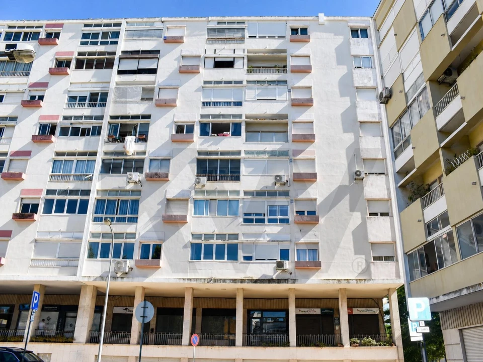 Apartamento T4 para Arrendamento em Lumiar Foto 37