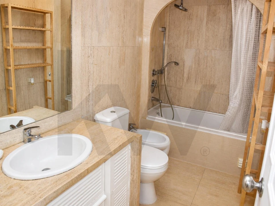 Apartamento T4 para Arrendamento em Lumiar Foto 14