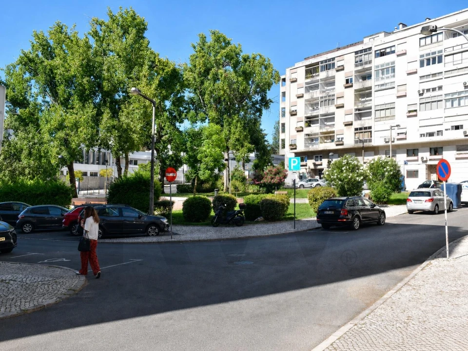 Apartamento T4 para Arrendamento em Lumiar Foto 38