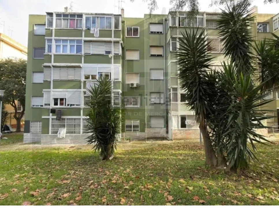 Apartamento T2 para Venda em Benfica Foto 19