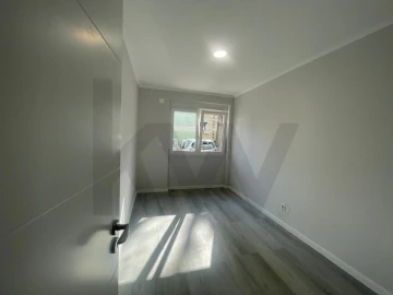 Apartamento T2 para Venda em Benfica
