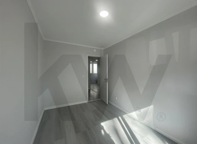 Apartamento T2 para Venda em Benfica Foto 6