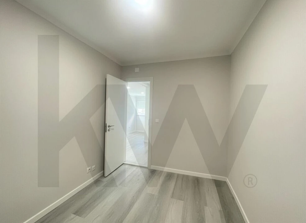 Apartamento T2 para Venda em Benfica Foto 9