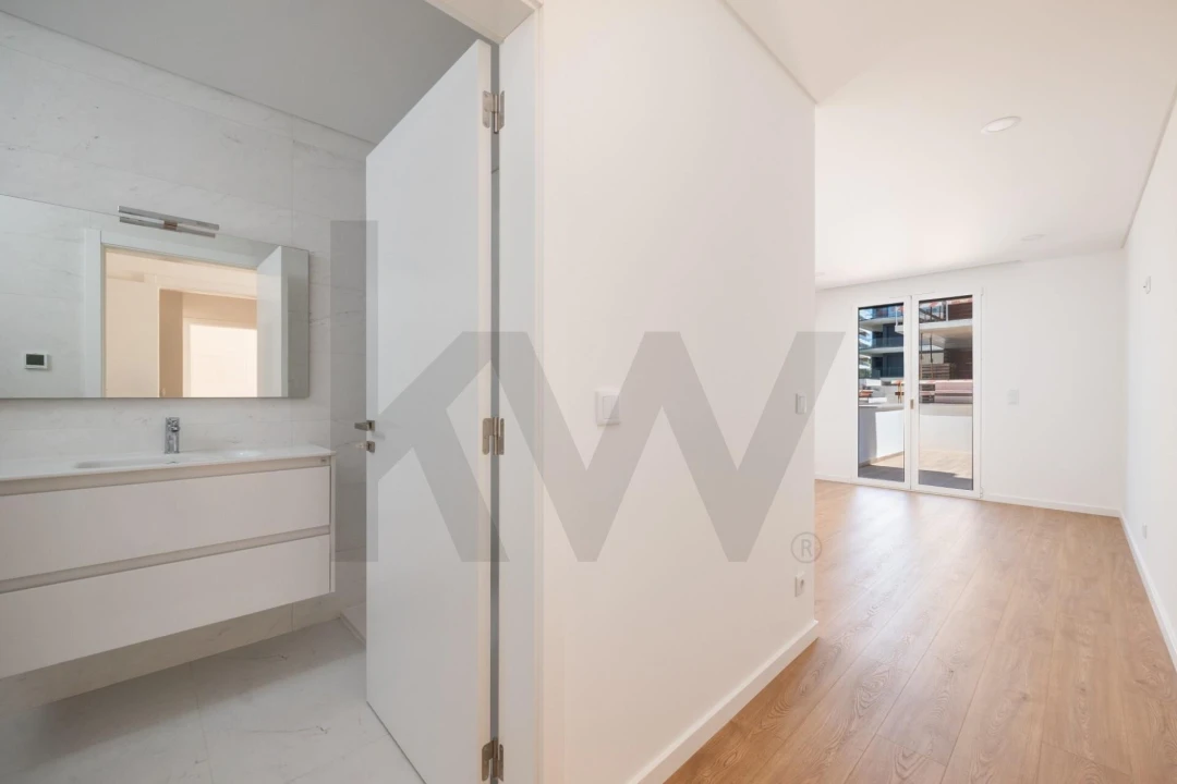 Apartamento T2 para Venda em Santo Antonio dos Olivais Foto 12