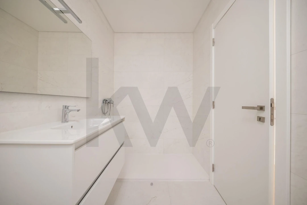 Apartamento T2 para Venda em Santo Antonio dos Olivais Foto 16