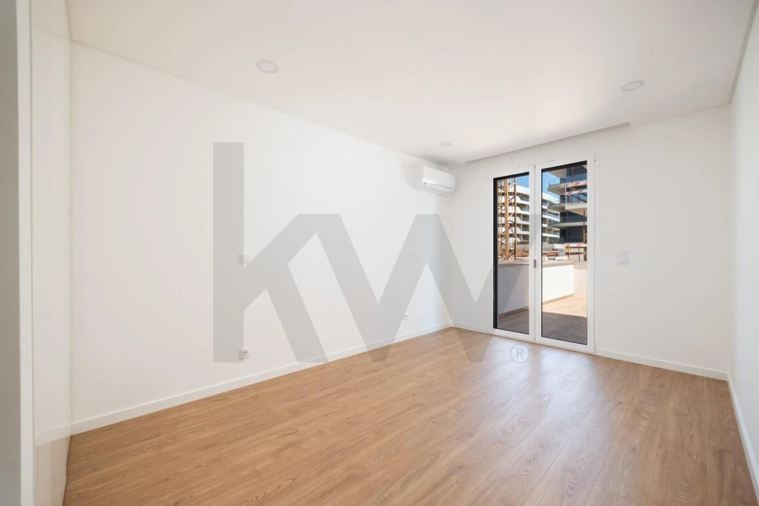 Apartamento T2 para Venda em Santo Antonio dos Olivais Foto 13