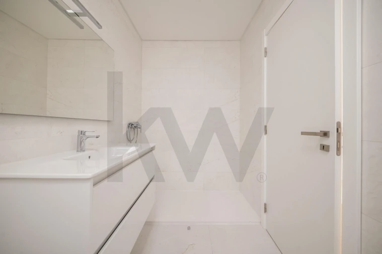 Apartamento T2 para Venda em Santo Antonio dos Olivais Foto 16