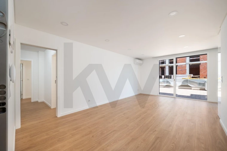Apartamento T2 para Venda em Santo Antonio dos Olivais Foto 3
