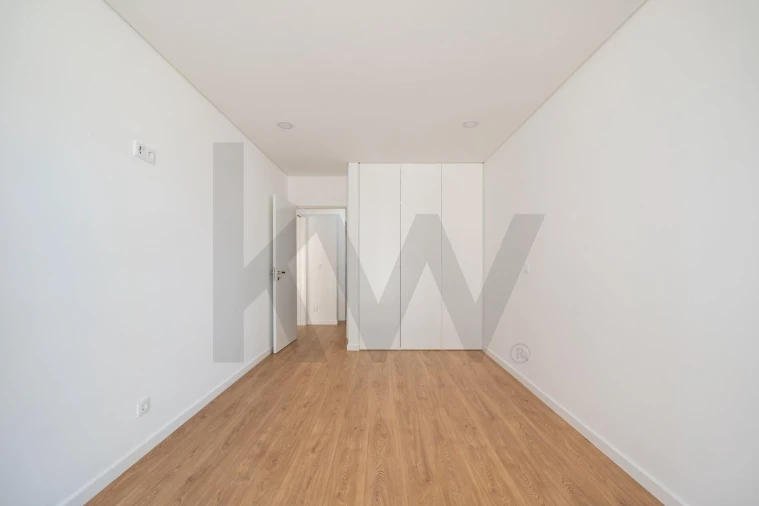 Apartamento T2 para Venda em Santo Antonio dos Olivais Foto 9