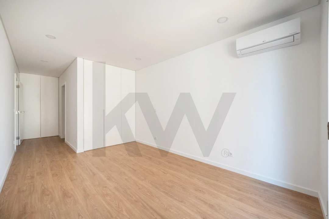 Apartamento T2 para Venda em Santo Antonio dos Olivais Foto 14