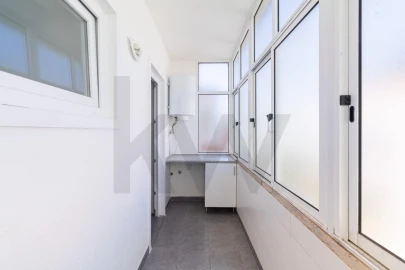 Apartamento T2 para Arrendamento em Algés, Linda-A-Velha e Cruz Quebrada-Dafundo