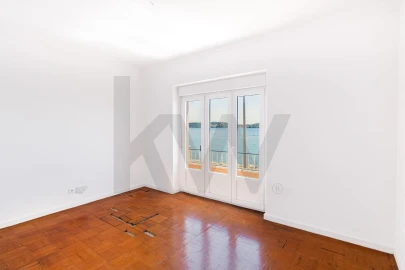 Apartamento T2 para Arrendamento em Algés, Linda-A-Velha e Cruz Quebrada-Dafundo