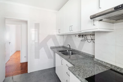 Apartamento T2 para Arrendamento em Algés, Linda-A-Velha e Cruz Quebrada-Dafundo