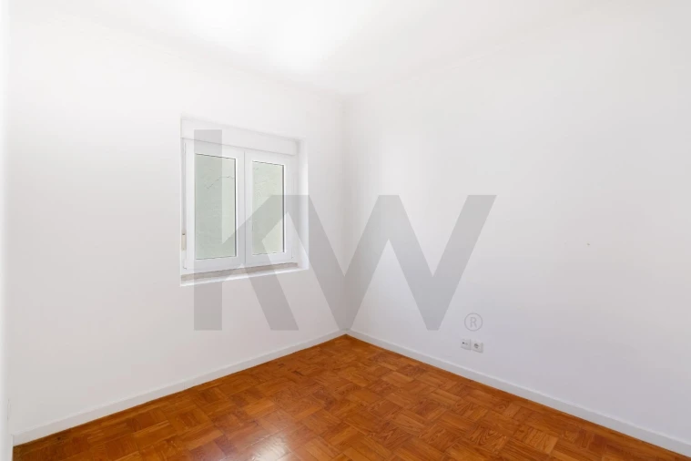 Apartamento T2 para Arrendamento em Algés, Linda-A-Velha e Cruz Quebrada-Dafundo Foto 9
