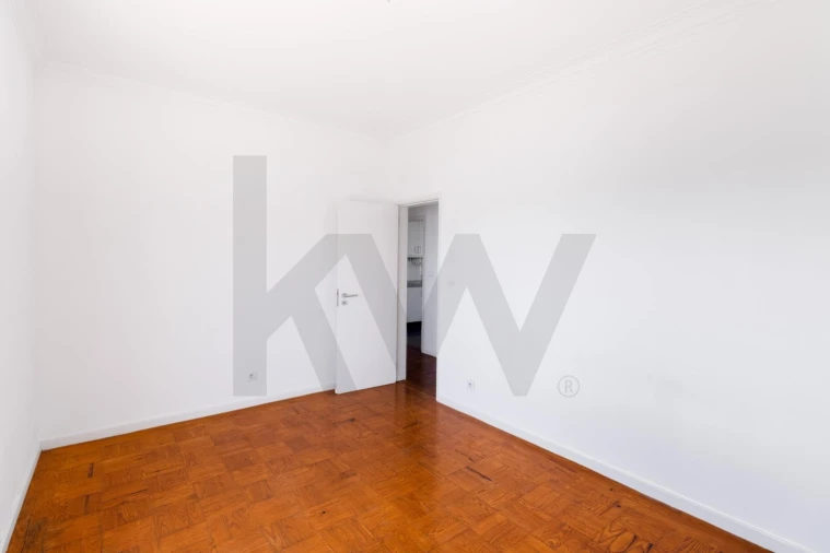 Apartamento T2 para Arrendamento em Algés, Linda-A-Velha e Cruz Quebrada-Dafundo Foto 7