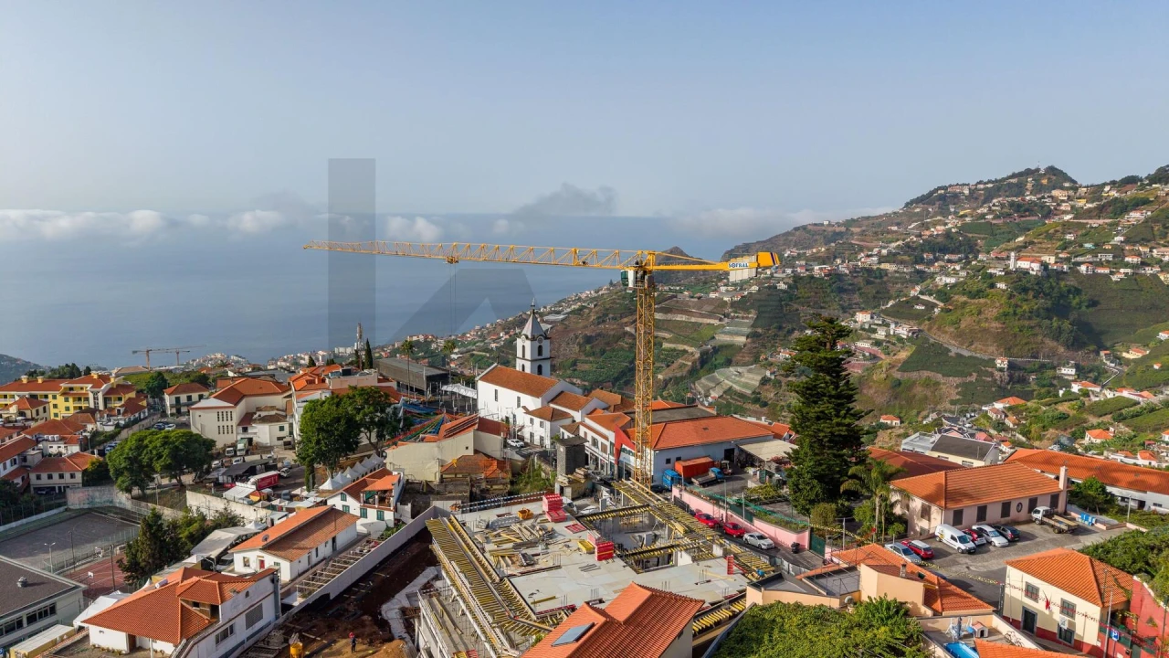 Apartamento T2 para Venda em Estreito de Camara de Lobos Foto 14
