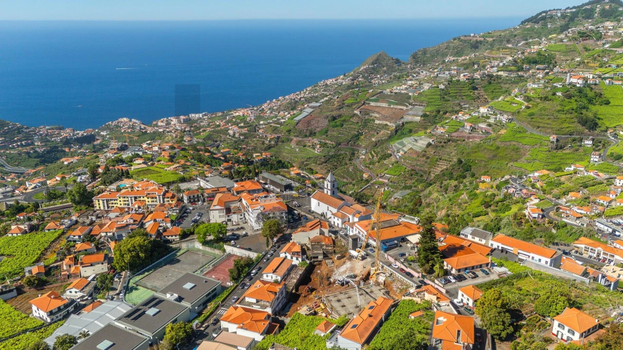 Apartamento T2 para Venda em Estreito de Camara de Lobos Foto 7
