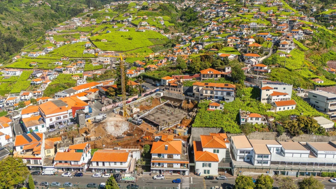 Apartamento T2 para Venda em Estreito de Camara de Lobos Foto 5