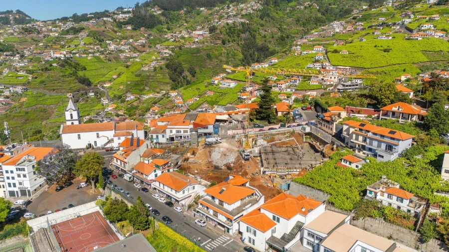 Apartamento T2 para Venda em Estreito de Camara de Lobos Foto 4
