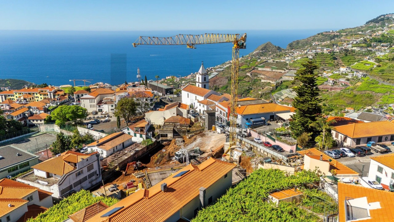 Apartamento T2 para Venda em Estreito de Camara de Lobos Foto 2