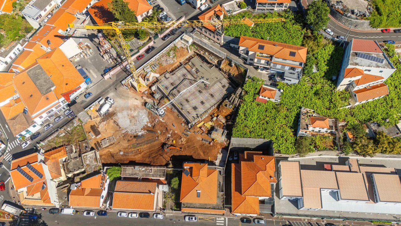 Apartamento T2 para Venda em Estreito de Camara de Lobos Foto 6