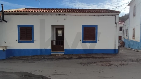 Moradia T2 para Venda em Vale de Santiago