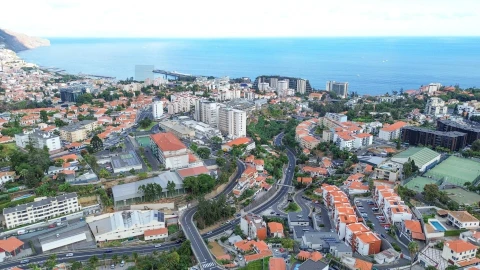 Apartamento T2 para Arrendamento em São Martinho