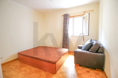 Apartamento T2 para Arrendamento em São Martinho