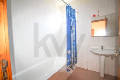 Apartamento T2 para Arrendamento em São Martinho
