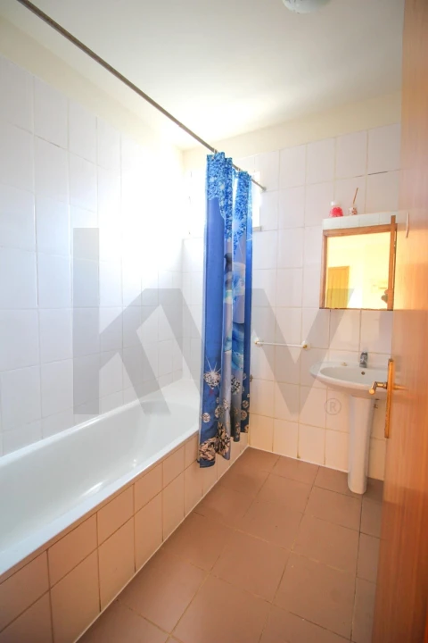 Apartamento T2 para Arrendamento em São Martinho
