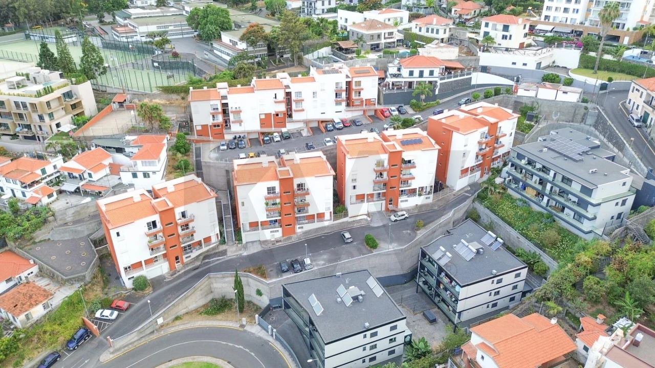 Apartamento T2 para Arrendamento em São Martinho Foto 2