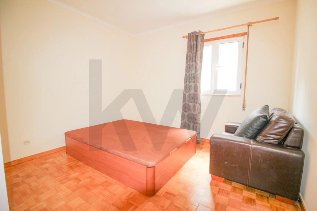 Apartamento T2 para Arrendamento em São Martinho Foto 9