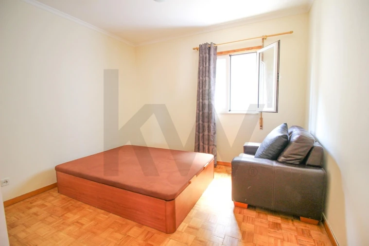 Apartamento T2 para Arrendamento em São Martinho Foto 10