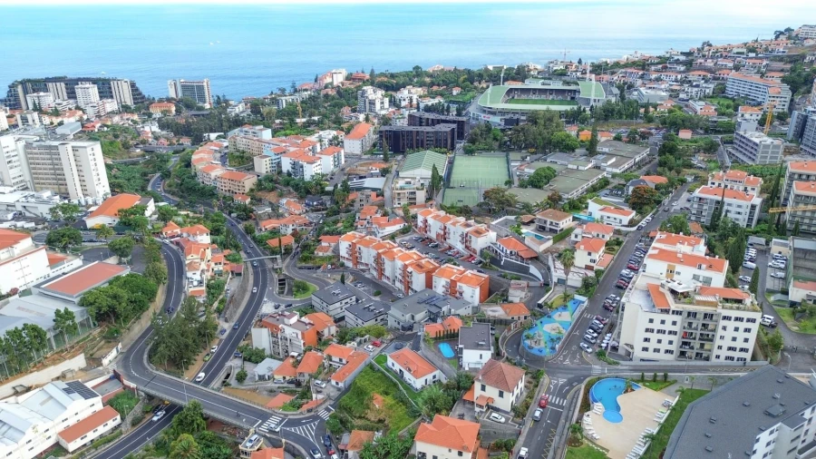 Apartamento T2 para Arrendamento em São Martinho Foto 4