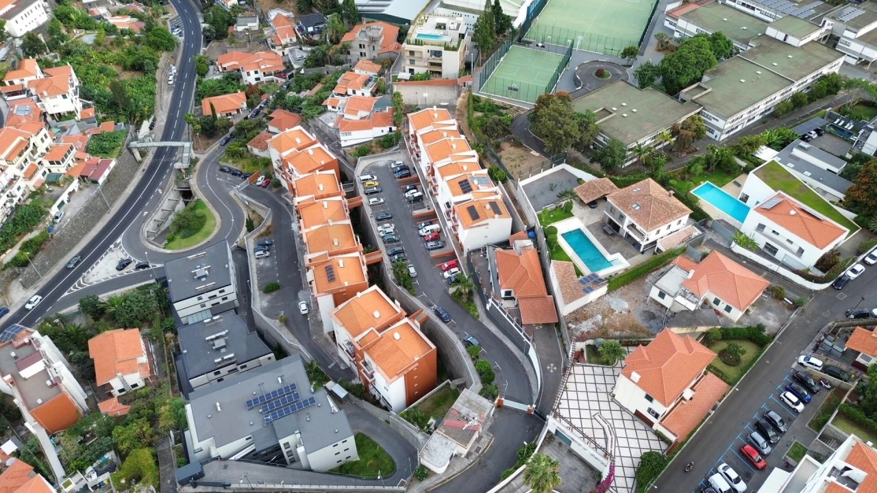 Apartamento T2 para Arrendamento em São Martinho Foto 19