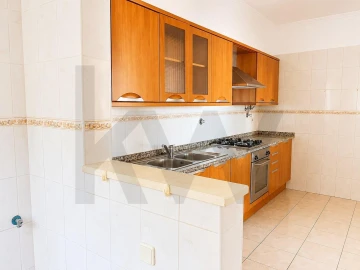 Apartamento T1 para Arrendamento em Caniço